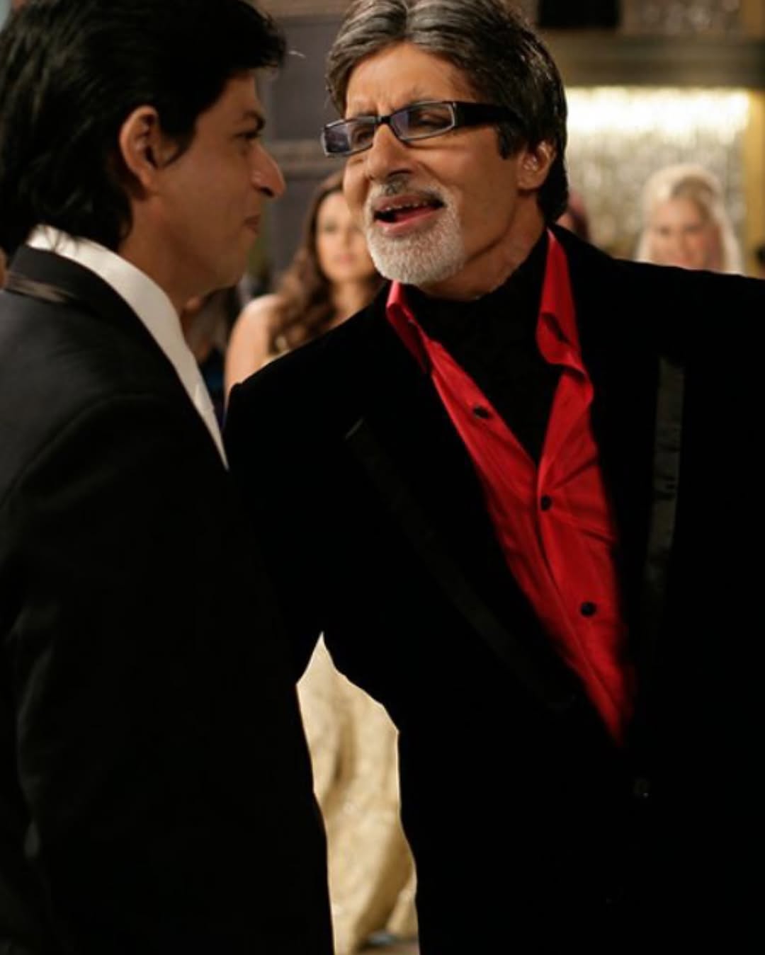 The series of pictures features an iconic shot of Amitabj Bachchan and Shah Rukh Khan. The series of pictures features an iconic shot of Amitabj Bachchan and Shah Rukh Khan.