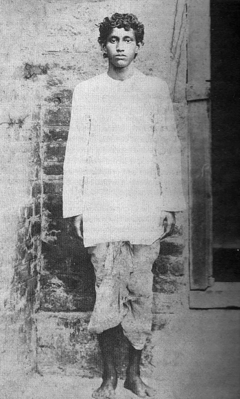  Khudiram Bose: One of the youngest revolutionaries who opposed British rule in India. He was just 18 when he was executed for his role in freedom struggle. 