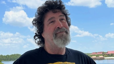  IG/realmickfoley)