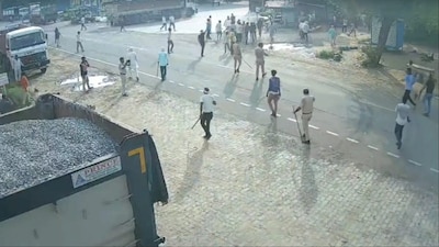 Parking dispute in Haryana's Nuh (Video screengrabs)