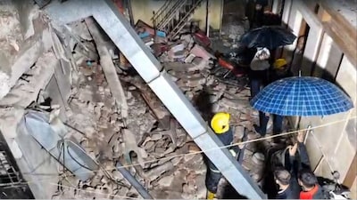 Rescue operations at the site of building collapse in Nashik (Video screengrab)