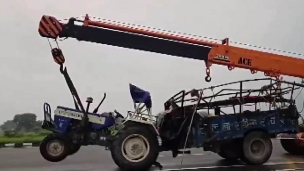 8 Dead, 43 Injured As Truck Hits Tractor Carrying Devotees In UP’s Bulandshahr