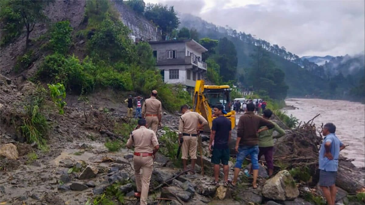 Cloudbursts In Rudraprayag, Chamoli Districts Of Uttarakhand, Many Families Trapped