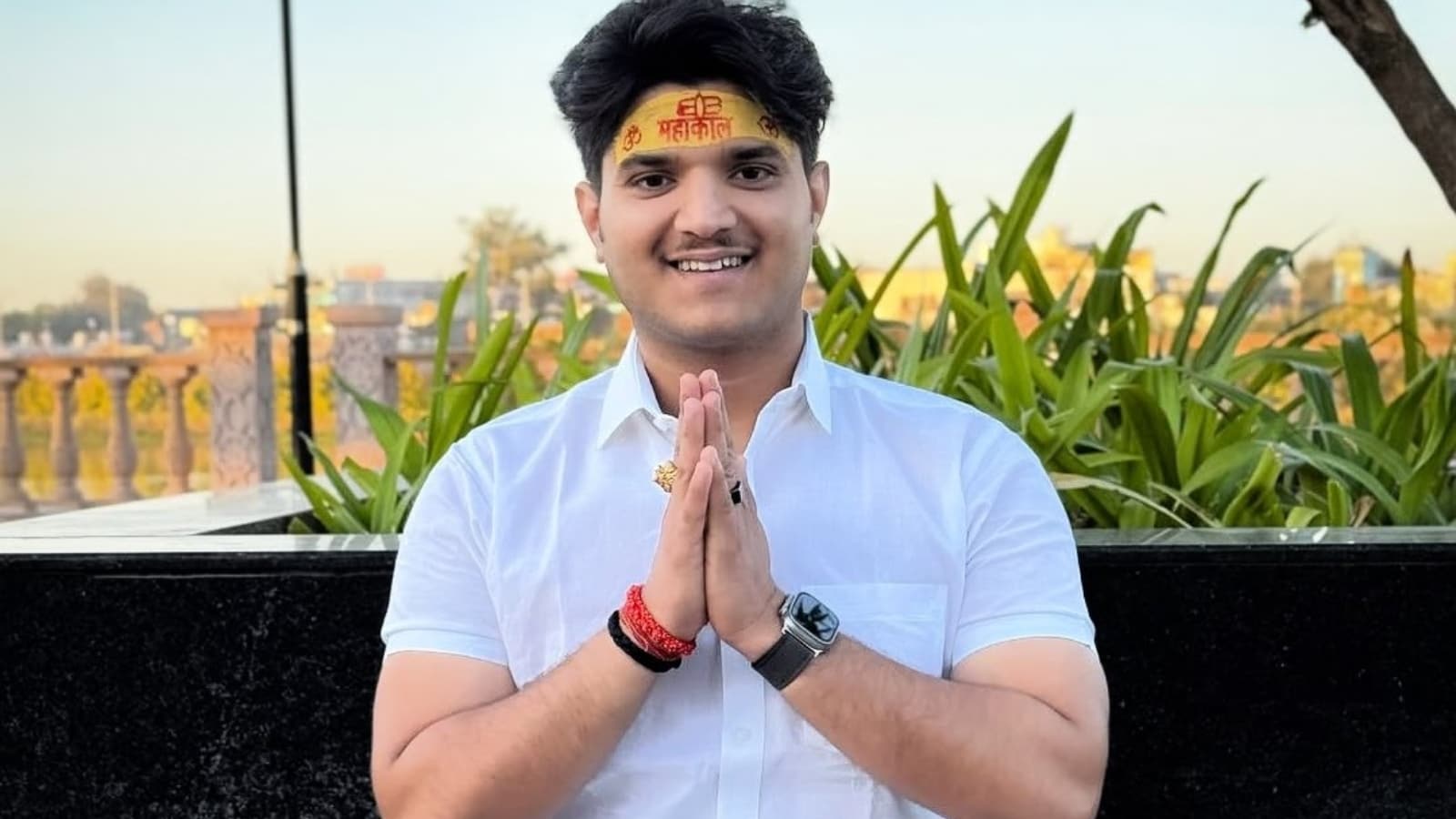 It was recently announced that either Shehbaz Badesha or Mridul Tiwari will be participating in Bigg Boss 19. The decision will be announced during the premiere night. It was recently announced that either Shehbaz Badesha or Mridul Tiwari will be participating in Bigg Boss 19. The decision will be announced during the premiere night.
