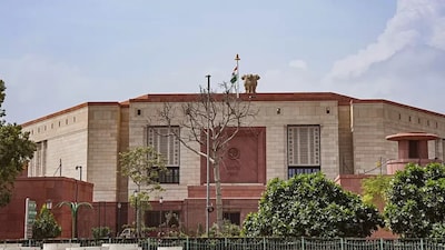 A fully grown Tabebuia argentea tree at Gaj Dwar, a gate frequently used by PM Modi, was flagged by the SPG as a potential security hazard. (X)
