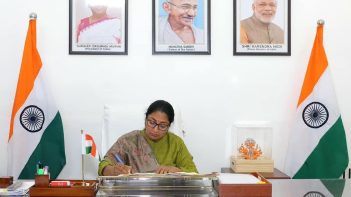Rekha Gupta to Continue Public Meets Across Delhi After Attack