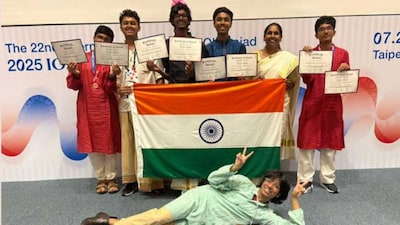 The youngsters in the team included 15 year-old Vaageesan Surendran (from Chennai), 12-year-old Advay Misra (from New Delhi), 18 year-old Nandagovind Anurag (from Bengaluru), and 15 year-old Siripurapu Bhuvan (from Hyderabad). 