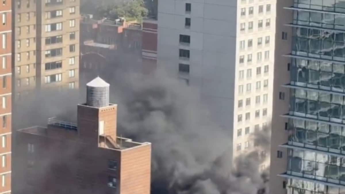 Explosion Rocks New York As Thick Black Smoke Blankets Manhattan Neighborhood