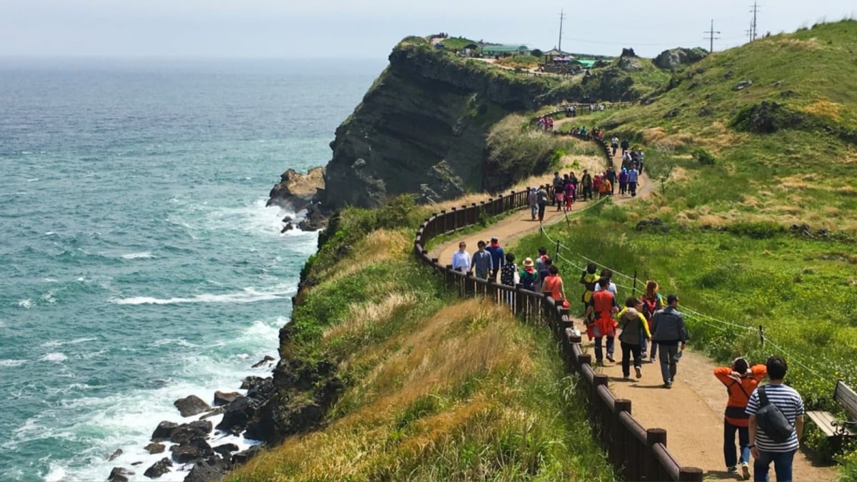 Jeju Island Implements Tourist Conduct Guide to Address Overtourism