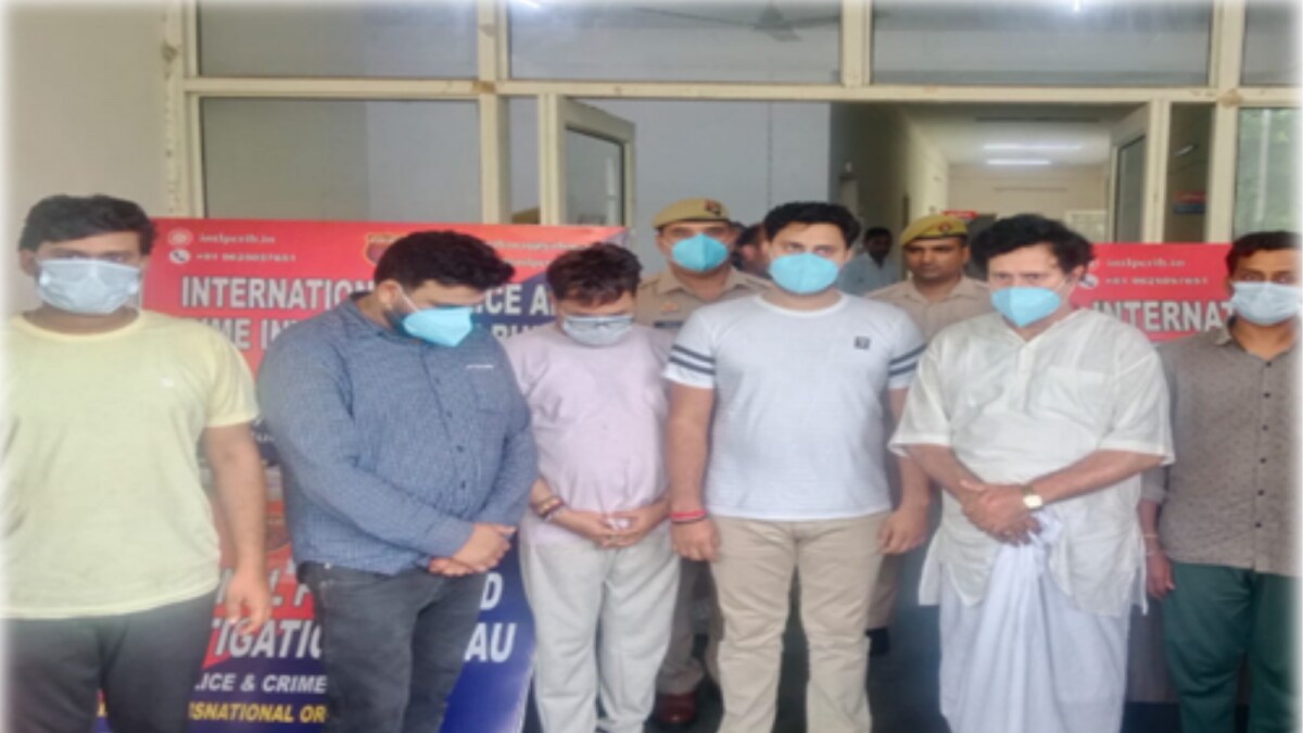 Six Arrested in Noida for Impersonating Police and Extorting Money