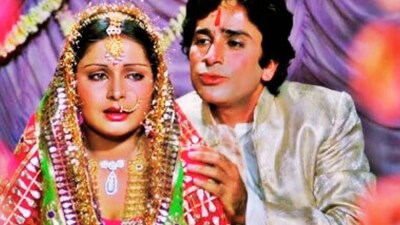 Her on-screen chemistry with Shashi Kapoor is regarded as iconic, particularly in the film Kabhi Kabhie, which featured the beloved song Kabhi Kabhi Mere Dil Mein Khayal Aata Hai, a timeless favourite among fans.