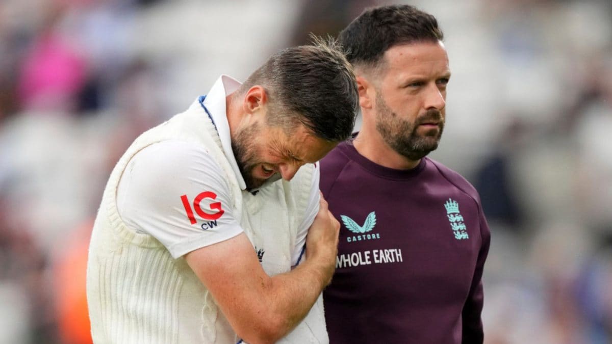 Woakes's Brave Batting Despite Injury Garners Respect