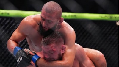  Khamzat Chimaev Dominates Dricus Du Plessis To Clinch Middleweight Championship Title. (X) 