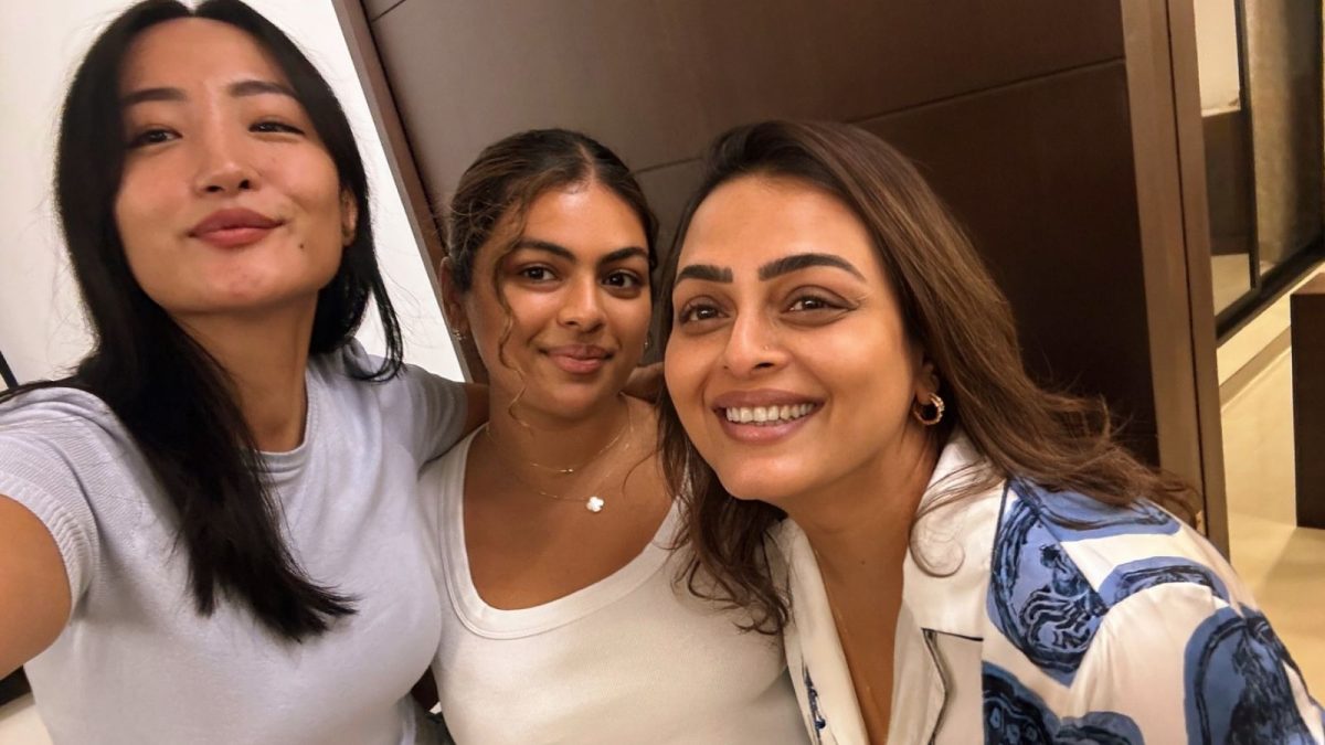 Bigg Boss Stars Shilpa Shirodkar and Chum Darang Meet Up