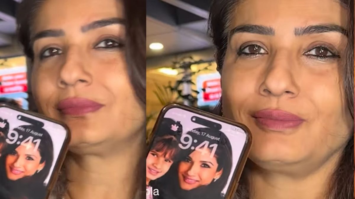 Raveena Tandon's Phone Wallpaper: A Family Throwback
