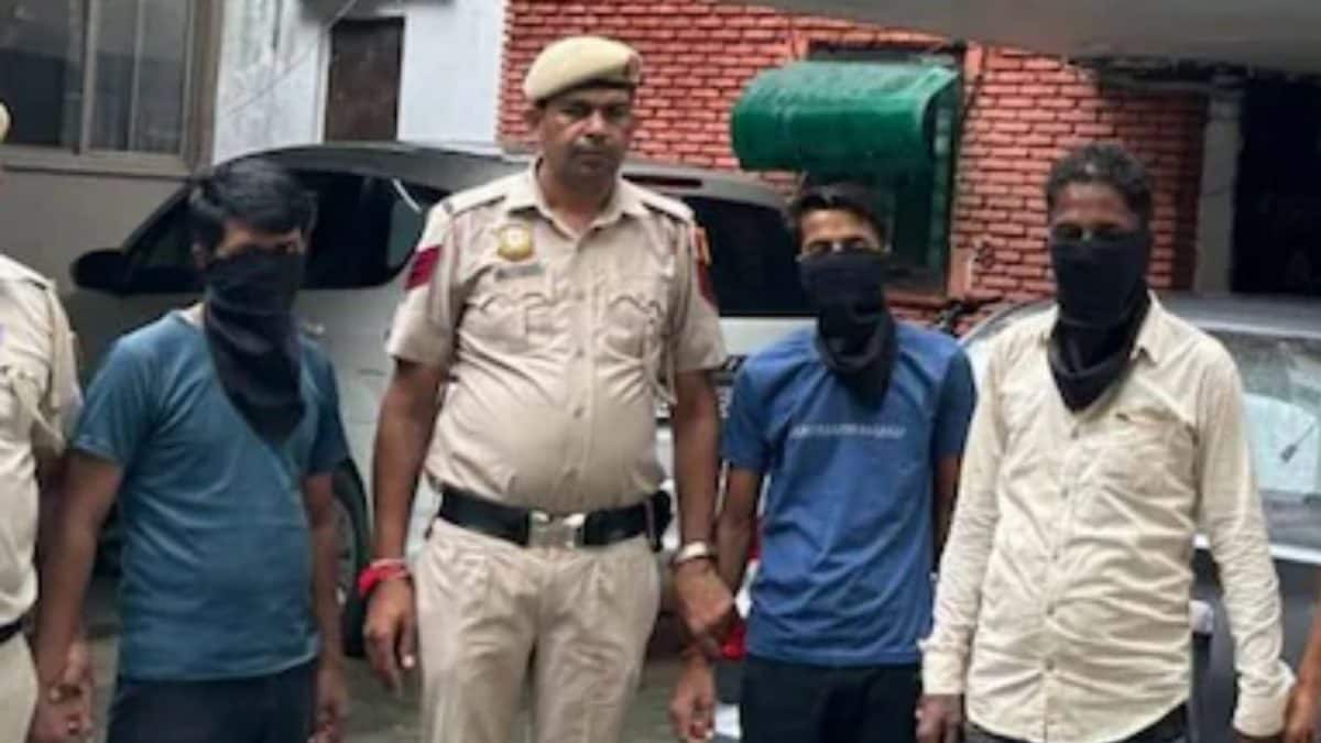 Delhi Man Kills Wife Over Suspected Affair, Buries Body In Cemetery; Three Arrested