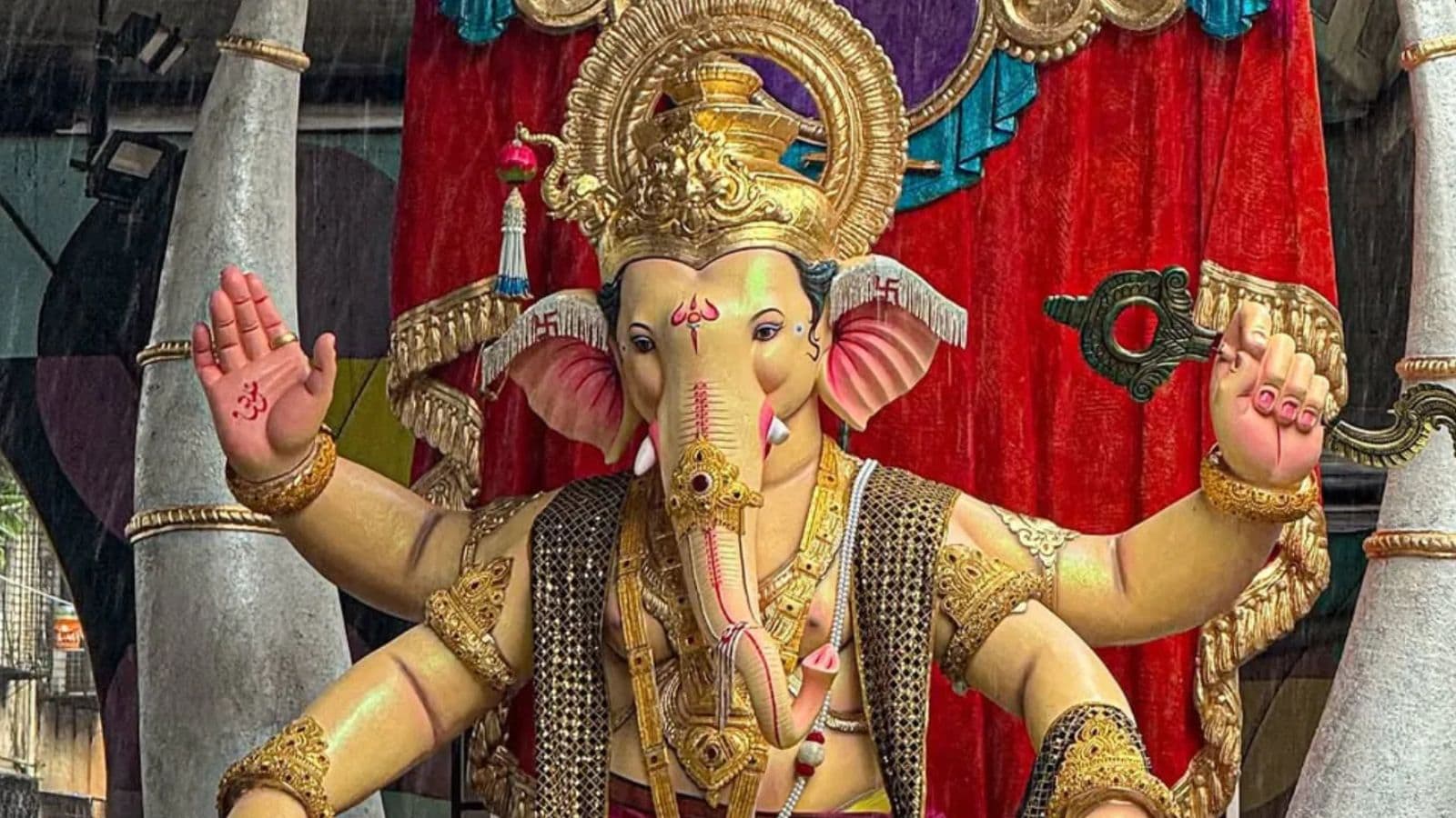 Across Maharastra, the festival is celebrated with processions, decorated pandals, devotional music, and large gatherings.