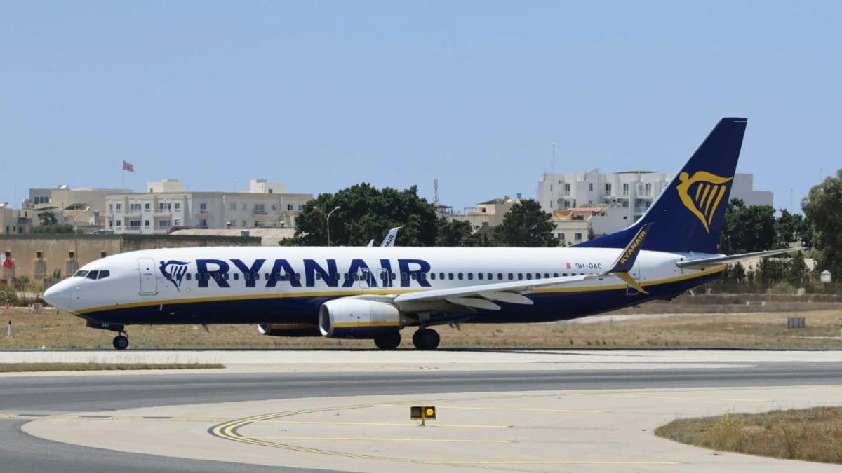 Ryanair Flight Makes Emergency Landing In Manchester After Passenger Tries To Open Exit