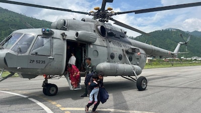 IAF Airlifts 123 From Flood-Hit Uttarakhand, Deploys Chinooks, Mi-17s For Relief Ops. (X/@IAF_MCC)