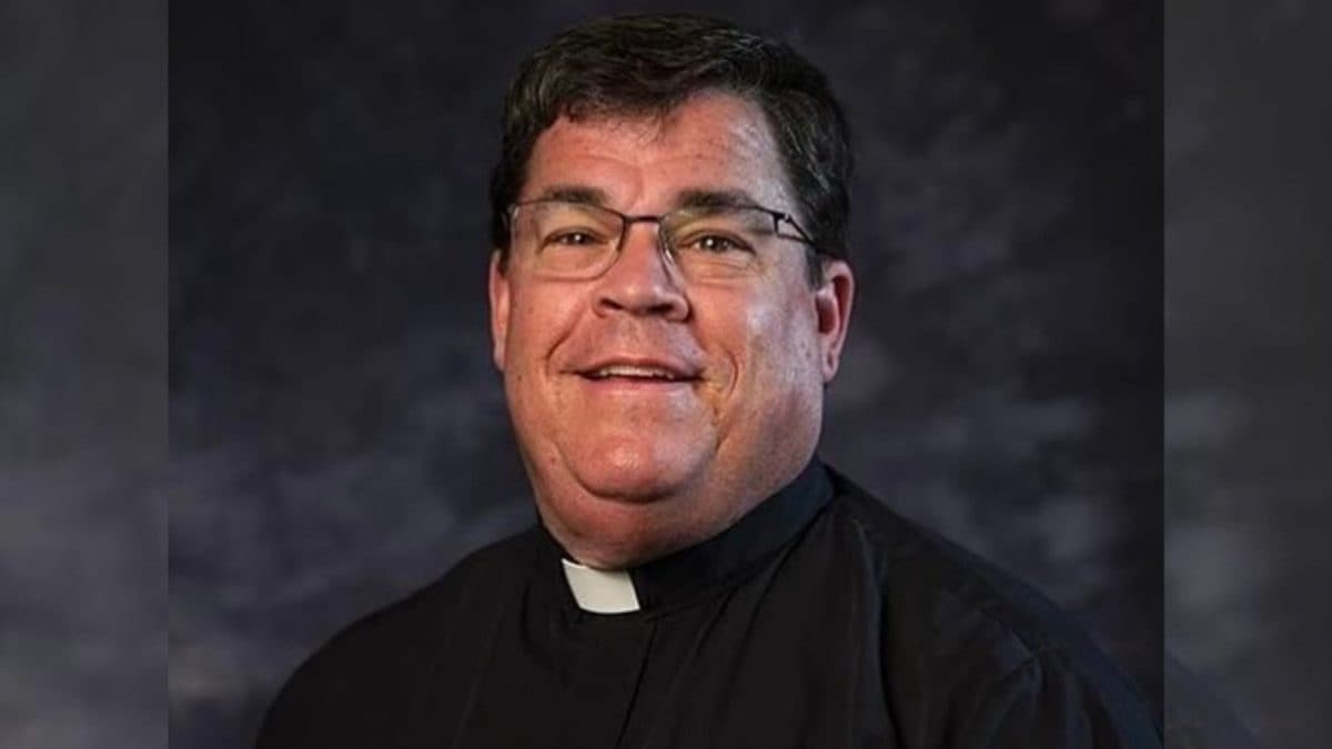 US Priest Accused Of Having Sex With Teen Stripper, Paying Nearly $400,000 In Hush Money