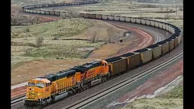 The Australian BHP Iron Ore Train holds the Guinness World Record for being both the longest and the heaviest train in the world. (News18 Hindi)