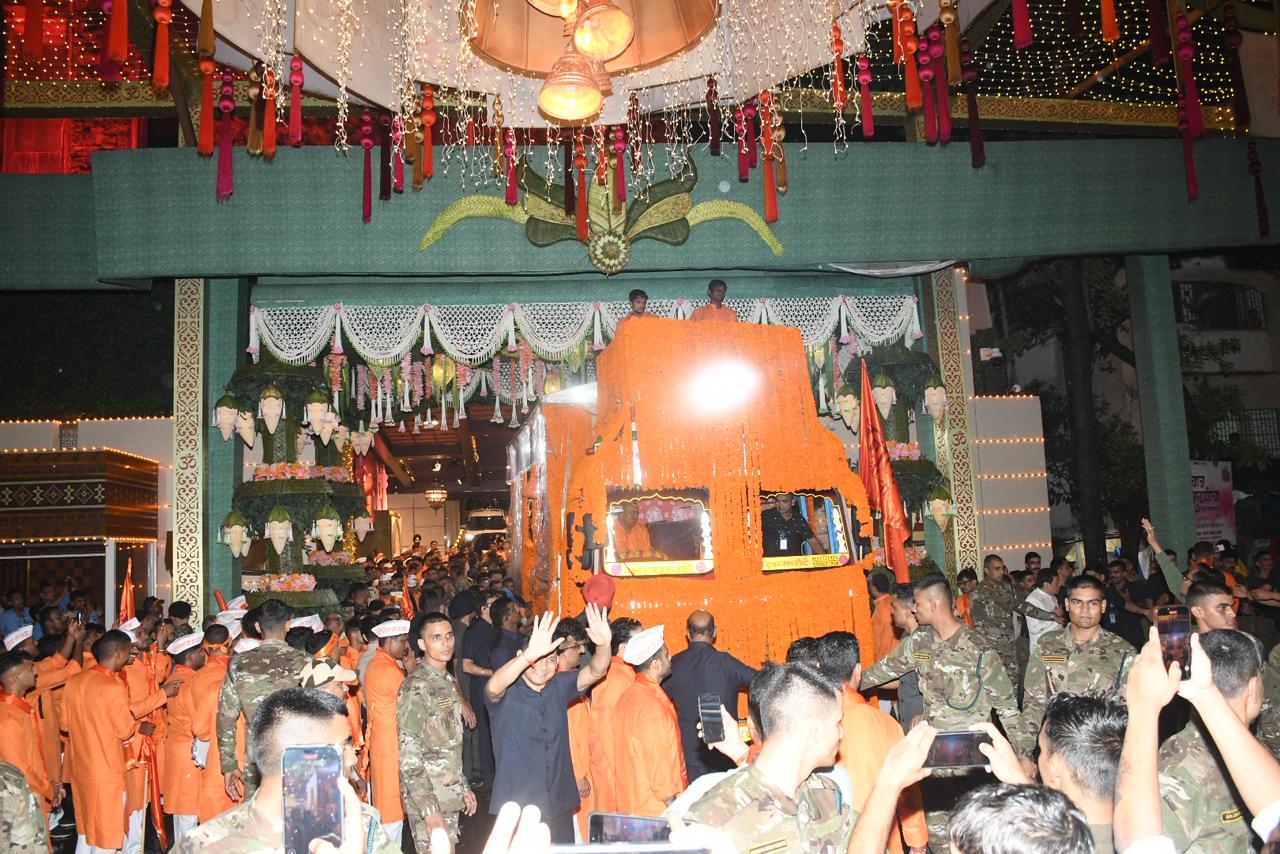 Ganesh Visarjan 2025: Nita Ambani, Radhika Merchant Bid Adieu to Bappa