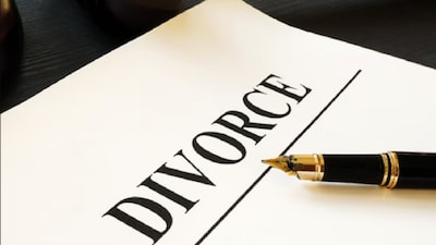 Hiring a divorce lawyer to protect financial interests and a financial planner for post-divorce financial planning is recommended. (Representative/News18 Bangla)
