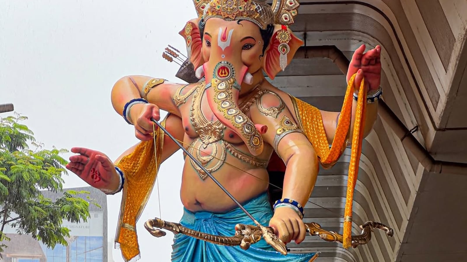 Ganesh Chaturthi Celebrations Mumbai: Must Visit Ganapati Mandals This Year.