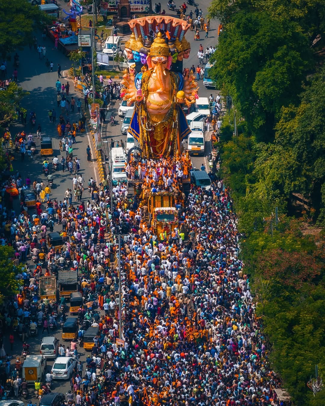 Khairatabad Ganesh 2025 Hyderabad's 69-Foot-Tall Ganpati Khairatabad Ganesh 2025 Hyderabad's 69-Foot-Tall Ganpati