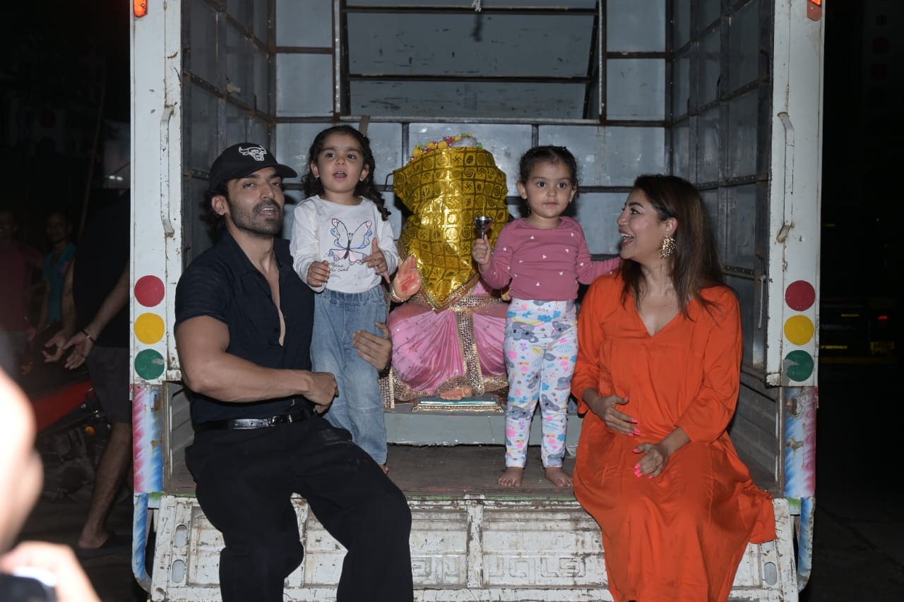 Ganesh Chaturthi 2025 Gurmeet Choudhary And Debina Bonnerjee Bring Bappa Home Photos