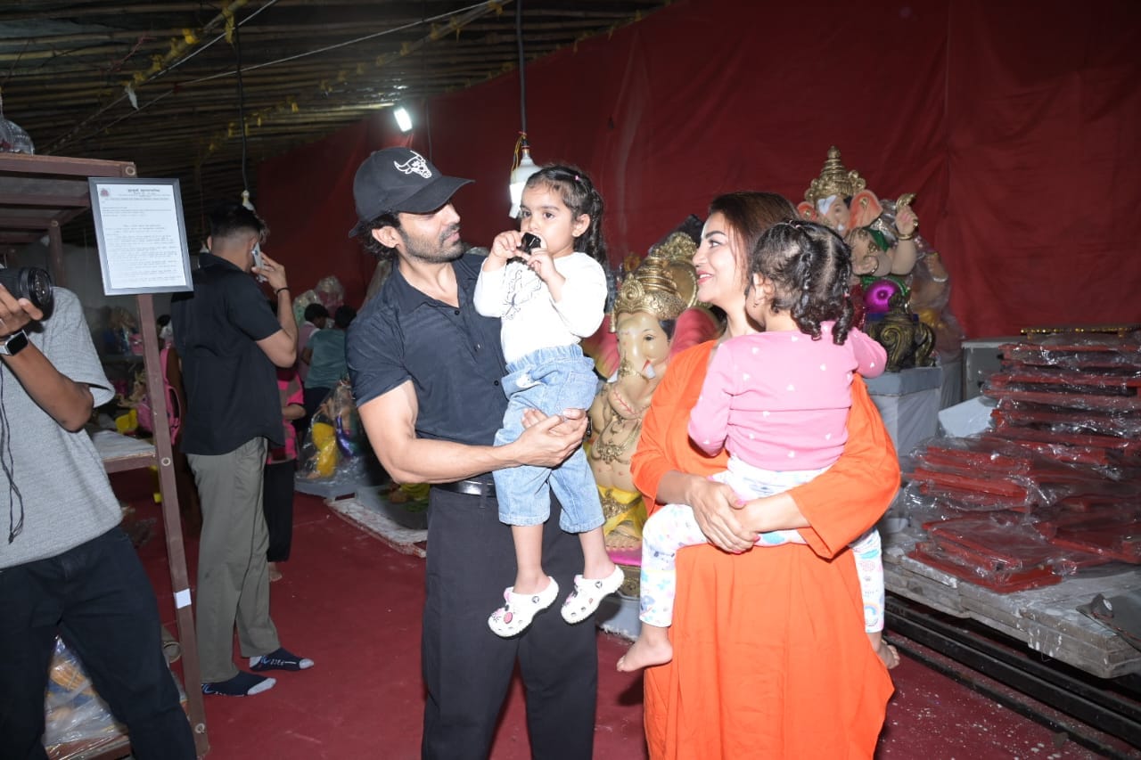 Ganesh Chaturthi 2025 Gurmeet Choudhary And Debina Bonnerjee Bring Bappa Home Photos