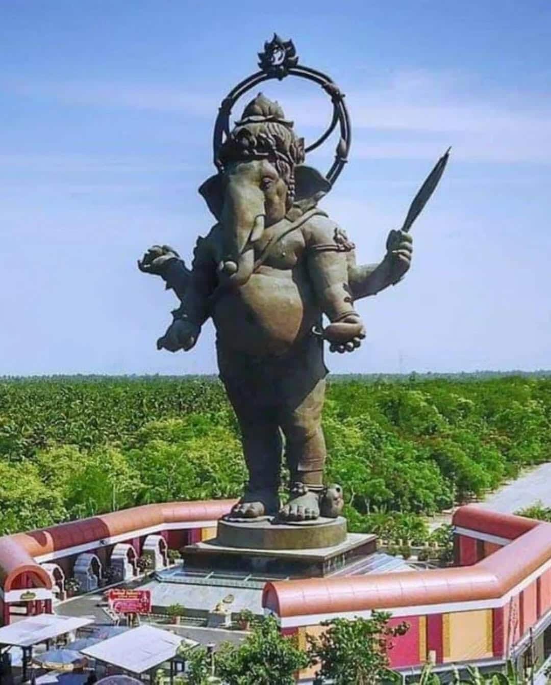 दुनिया की सबसे ऊंची गणेश प्रतिमा भारत में नहीं बल्कि थाईलैंड में है दुनिया की सबसे ऊंची गणेश प्रतिमा भारत में नहीं बल्कि थाईलैंड में है