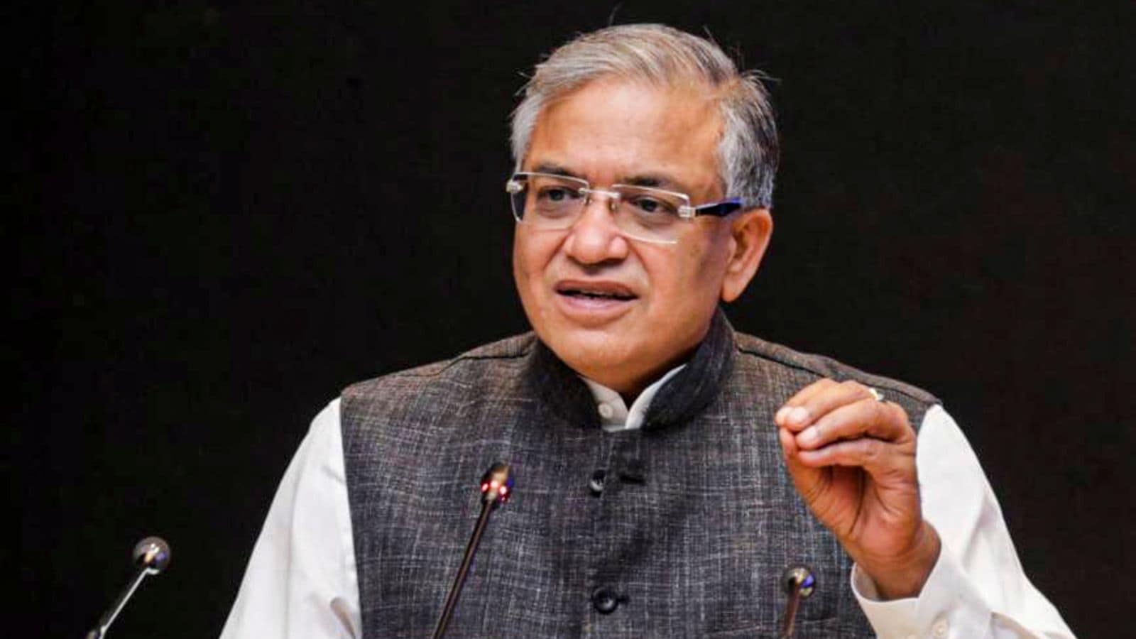Gyanesh Kumar Educational Qualification: From IIT Kanpur Graduate To Chief Election Commissioner Gyanesh Kumar Educational Qualification: From IIT Kanpur Graduate To Chief Election Commissioner