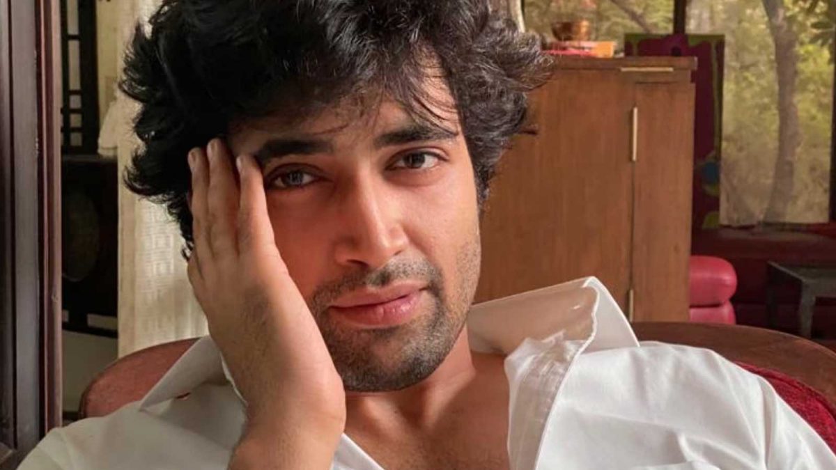 Adivi Sesh Celebrates Raksha Bandhan with House Help