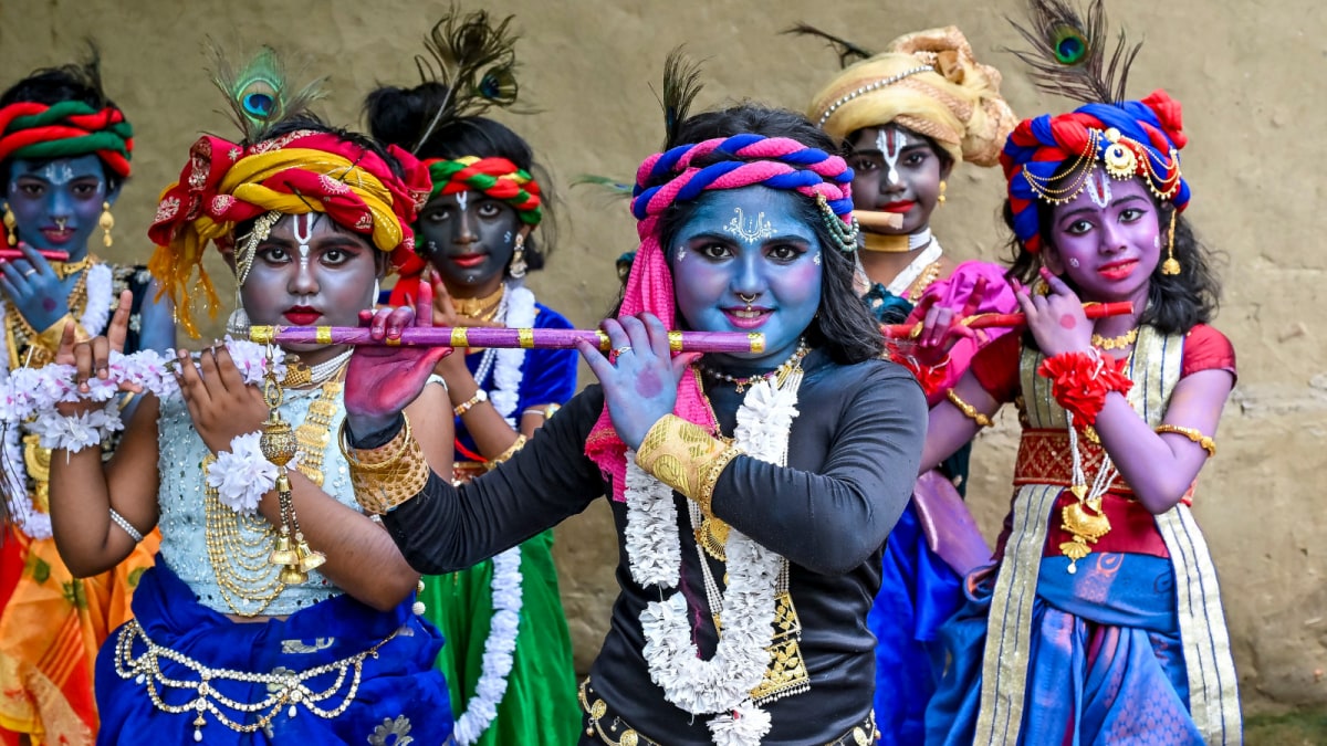 Leading Light | The Magnificent Symbolism of Krishna’s Birth