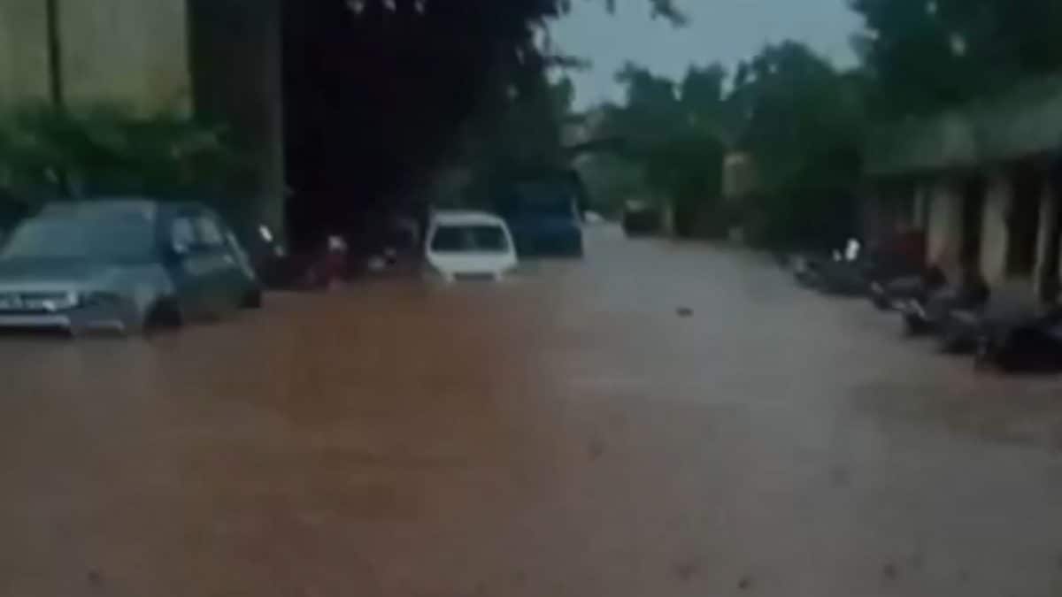 <div>Four Dead, Several Injured After Cloudburst Hits J&K's Kathua; CM Omar Abdullah Offers Condolences</div>