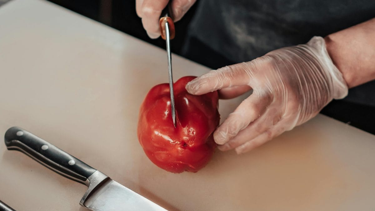 Easy Kitchen Knife Sharpening Using a Simple Trick