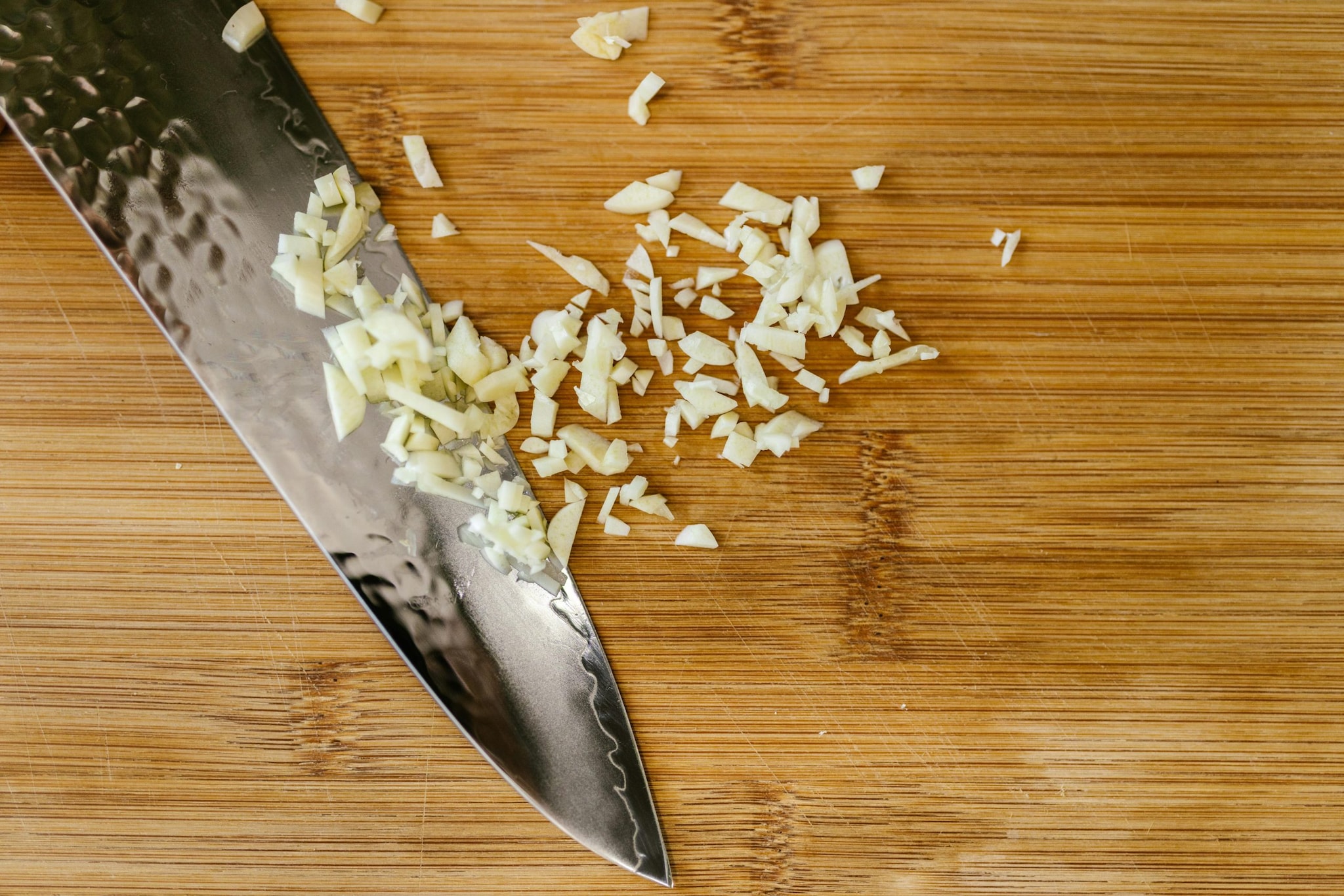 Kitchen Tips: How To Sharpen Your Knives Easily