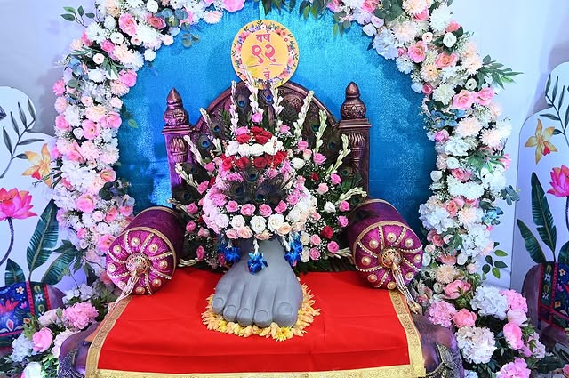 Mumbai's Iconic Lalbaugcha Raja: A Look Into Its 92-Year-Old Legacy