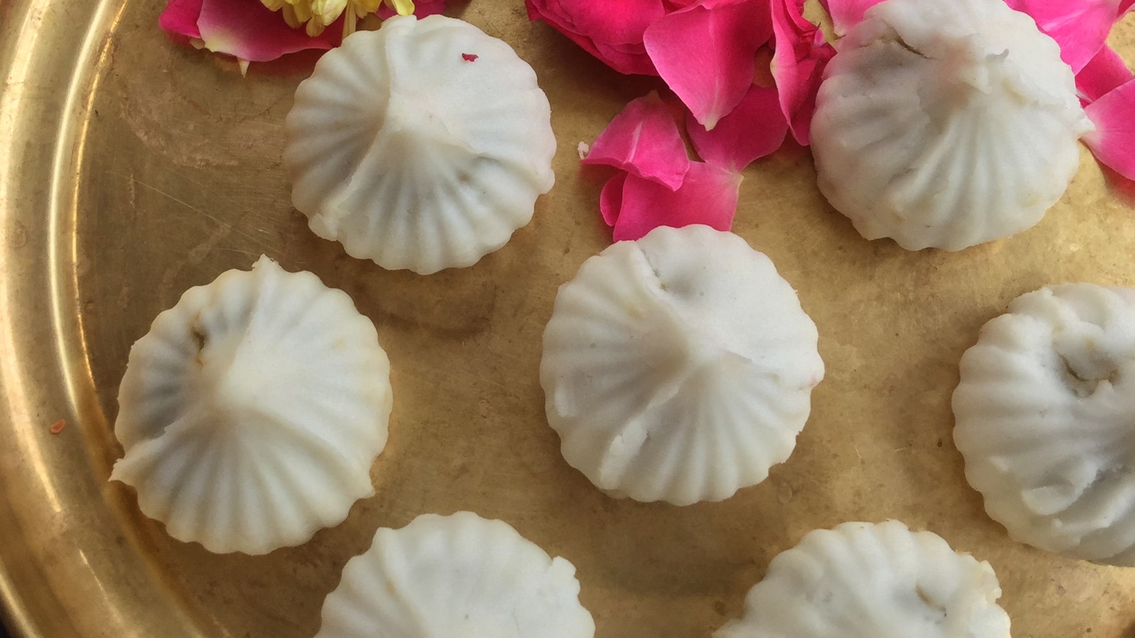 Ganesh Chaturthi 2025: Step By Step Guide To Make Traditional Ukadiche Modak At Home