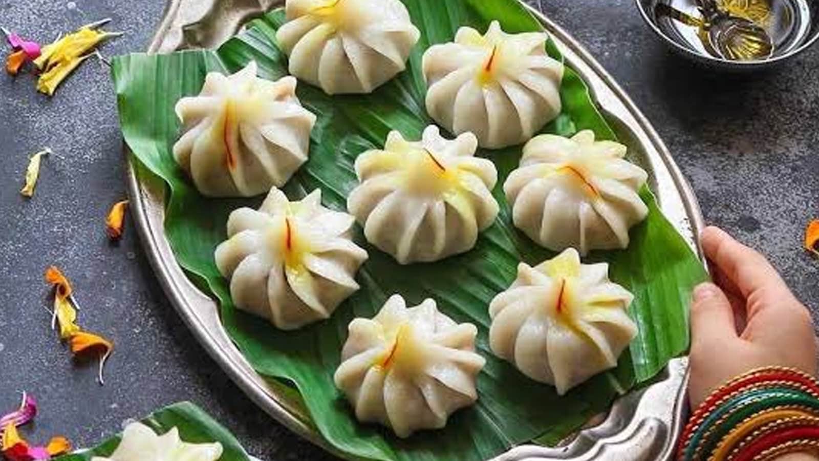 Ganesh Chaturthi 2025: Step By Step Guide To Make Traditional Ukadiche Modak At Home