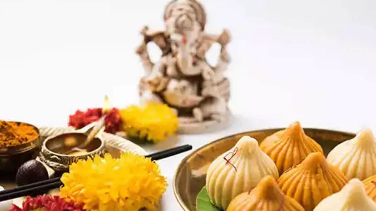 Ganesh Chaturthi 2025: Step By Step Guide To Make Traditional Ukadiche Modak At Home