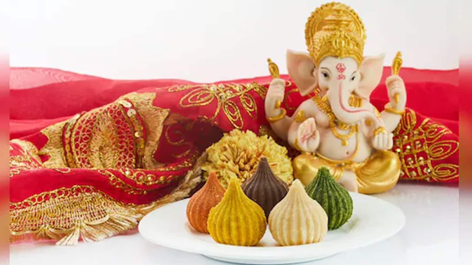 Ganesh Chaturthi 2025: Step By Step Guide To Make Traditional Ukadiche Modak At Home