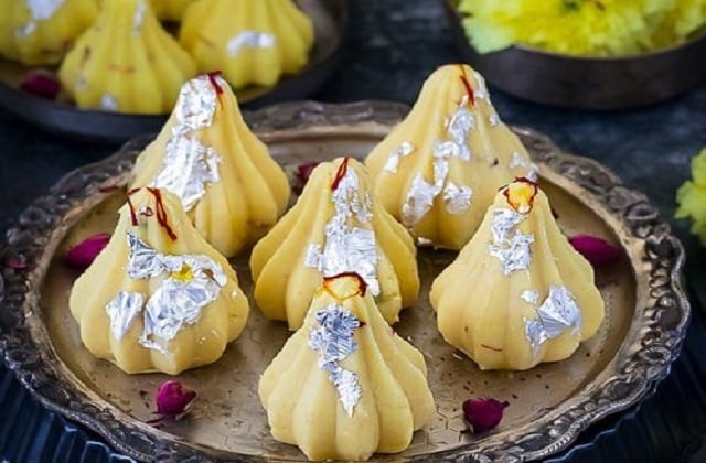 Ganesh Chaturthi 2025: Step By Step Guide To Make Traditional Ukadiche Modak At Home