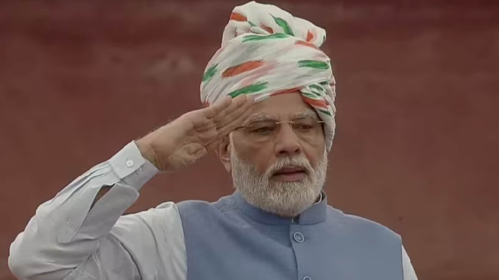PM Modi's Iconic Looks Over The Years PM Modi's Iconic Looks Over The Years