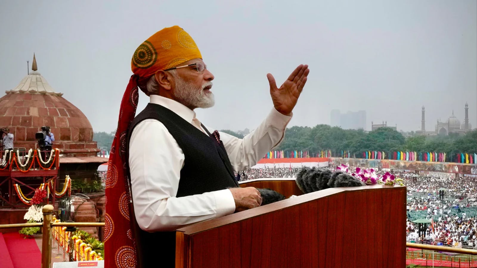 PM Modi's Iconic Looks Over The Years PM Modi's Iconic Looks Over The Years
