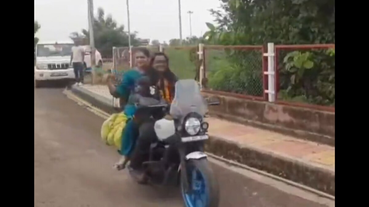 Engineers Ride Across India for Women's Empowerment