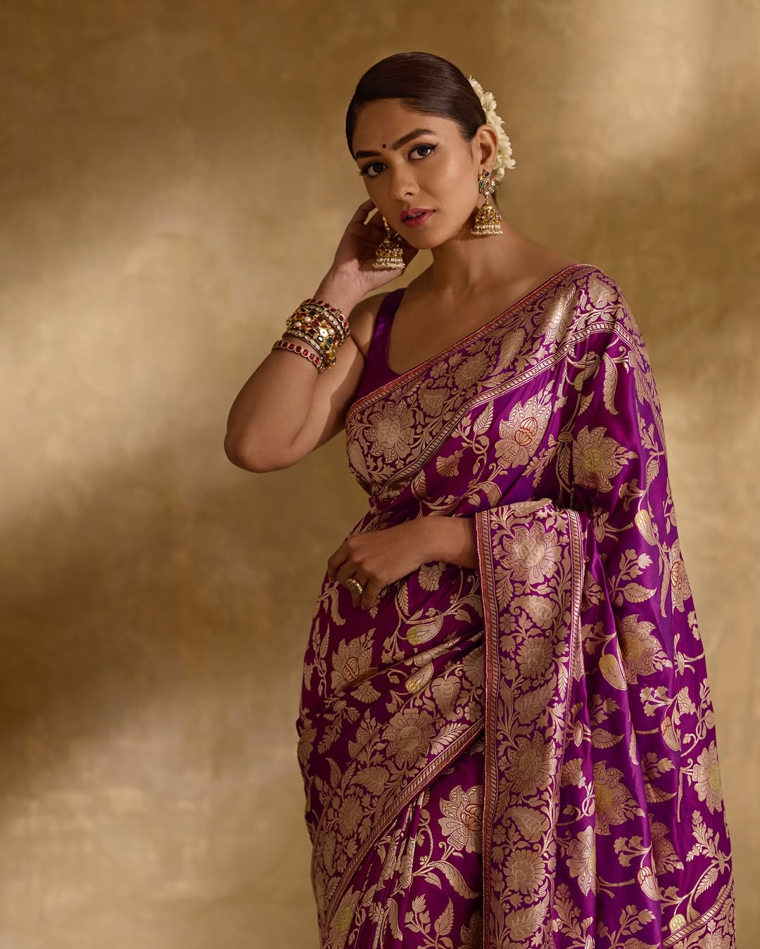 Mrunal Thakur-Inspired Saree Blouse Designs To Add To Your Festive Wardrobe Mrunal Thakur-Inspired Saree Blouse Designs To Add To Your Festive Wardrobe