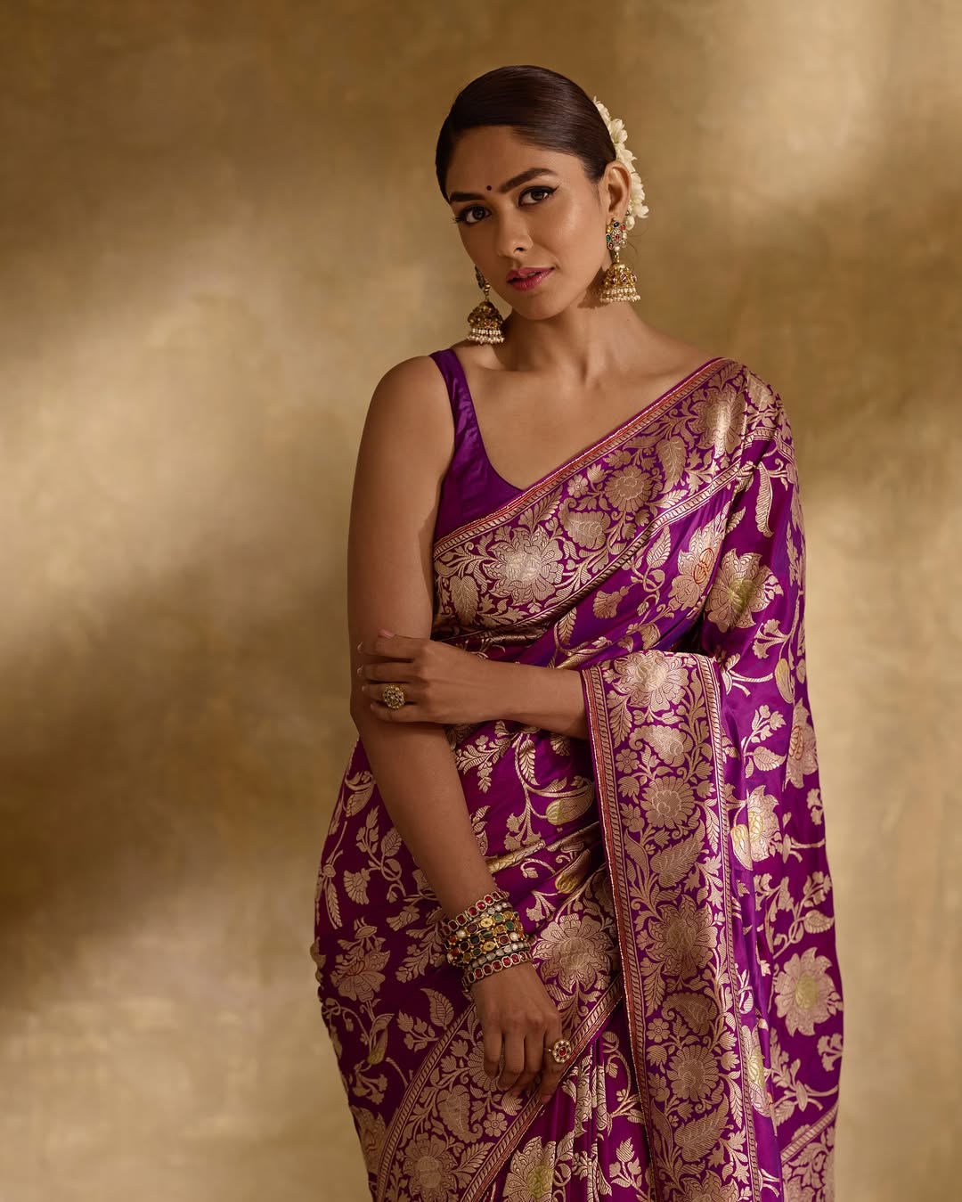 Mrunal Thakur-Inspired Saree Blouse Designs To Add To Your Festive Wardrobe Mrunal Thakur-Inspired Saree Blouse Designs To Add To Your Festive Wardrobe