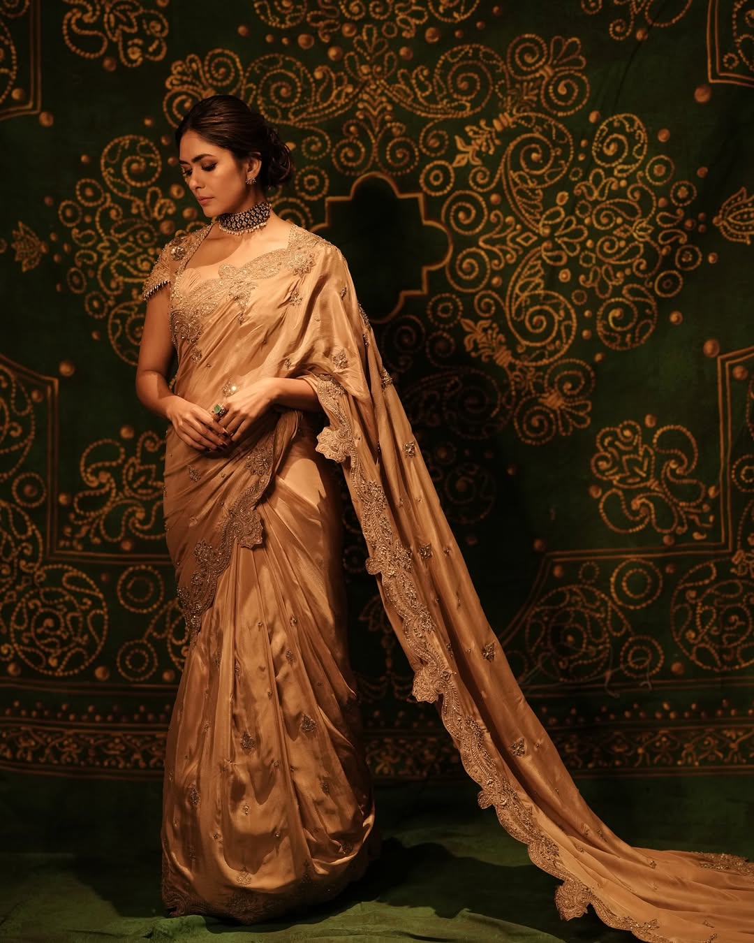 Mrunal Thakur-Inspired Saree Blouse Designs To Add To Your Festive Wardrobe Mrunal Thakur-Inspired Saree Blouse Designs To Add To Your Festive Wardrobe